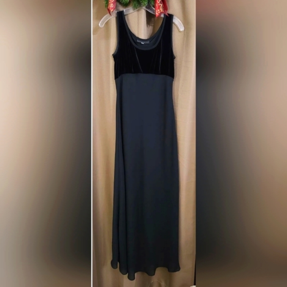 Alex Evenings Women's Size 10P Petite Sleeveless Maxi Dress, Black